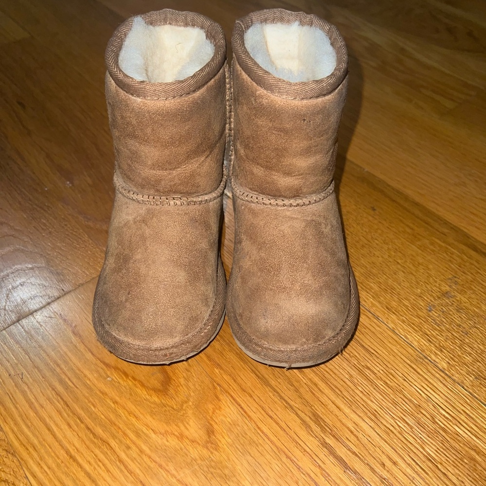 Chestnut toddler Uggs